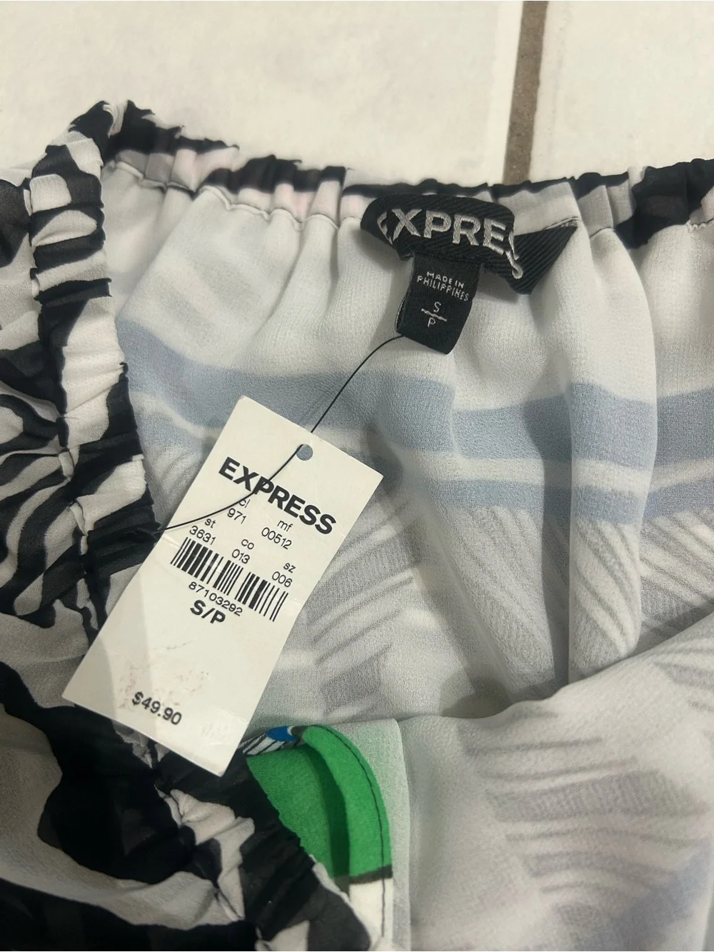 Express Multicolor Zebra Pattern Blouse - Picture 7 of 8
